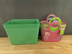 lot 308 image: Brand New Assorted Plastic Tote Bags and Laundry Baskets