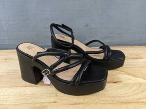 lot 340 image: Brand New Wild Fable Womens Black Platform Sandals Size 9.5
