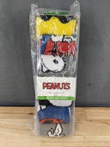 lot 65J image: 7 Brand New Pairs of Cozy Peanuts Mens Socks - Size 6-12