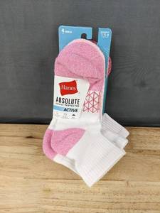 lot 47J image: 4 Brand New Pairs of Hanes Absolute Active Ankle Socks for Women - Size 5-9