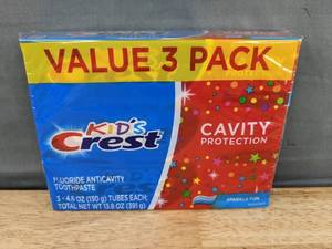 lot 81J image: Brand New Kids Crest Toothpaste Value 3 Tube Pack