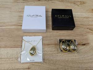 lot 834 image: Brand New Kelmall Teardrop Necklace and Hypoallergenic Earrings Set in Gold Color