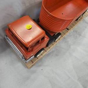 lot 15 image: Structo Hydraulic Dump Truck Early 1960s, Very Nice