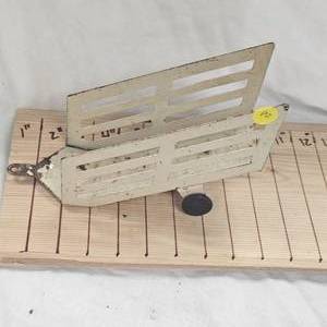 lot 20 image: TonkaErtl Animal Loading Ramp