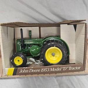 lot 37 image: John Deere 1953 Model D Tractor