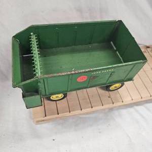 1960's Ertl 1/16th Scale Pressed Steel Wagon