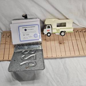lot 48 image: Littlearth Photo Album and Tonka Winnabago, like new