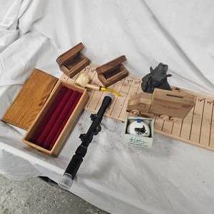 lot 107 image: Cowboy Statue, Wood Trinket Boxes, 3-7 Scope