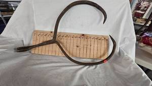 lot 26 image: Set of Vintage Ice Tongs