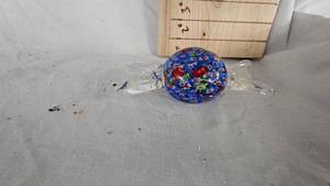lot 34 image: Vintage Art Glass Cellophane Candy Paperweight