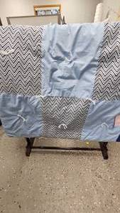 lot 76 image: 60x75 Hand Made Quilt