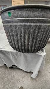 lot 87 image: Ridged Washtub