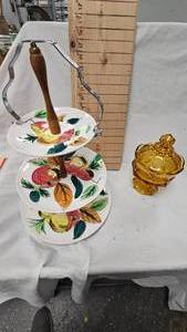 lot 88 image: Amber Coin Candy Dish and 3 Tier Serving Tray