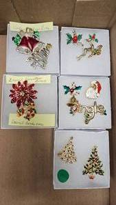 lot 102 image: Vintage Christmas Pin Jewelry Lot as Shown