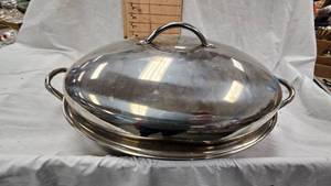 lot 126 image: Basics 18 Stainless Roaster with Rack