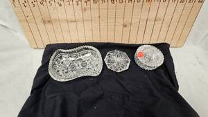 lot 131 image: Waterford Pyramid Crystal Paperweight, Vintage Crystal Trinket Box, Glass Dish