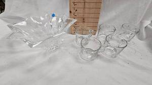 lot 149 image: Mikassa Crystal Centerpiece, Serving Bowl, Anchor Hawking Hawthorne Cups(5)