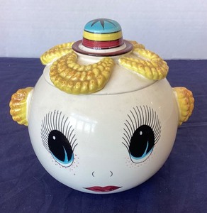 lot 3 image: Royal Sealy Google Eye Pixie Cookie Jar