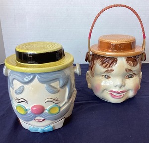 lot 11 image: Pair of Vintage Cookie Jars #1