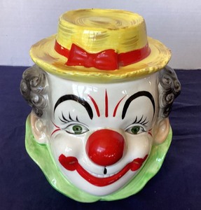 lot 13 image: Vintage PY Japan Clown Cookie Jar