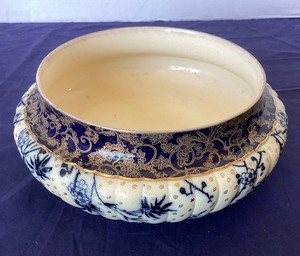 lot 21 image: Antique Doulton Burslem Bowl