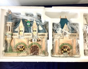 lot 91 image: Dept. 56 Disney Parks Village Mickeys Christmas Carol