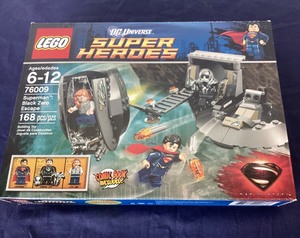 lot 139 image: Lego DC Universe Superheroes Set