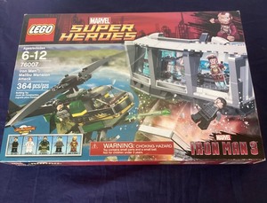 lot 140 image: LEGO Marvel Superheroes Set