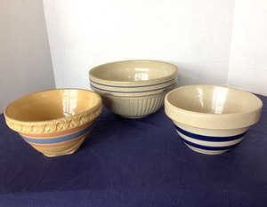 lot 77 image: Group of 3 Vintage Stoneware Bowls