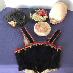 lot 163 image: Group of 4 Vintage Womens Hats and Corset