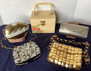 lot 180 image: Fun Group of Vintage Purses