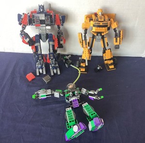 lot 143 image: Group of 3 Transformer Figures