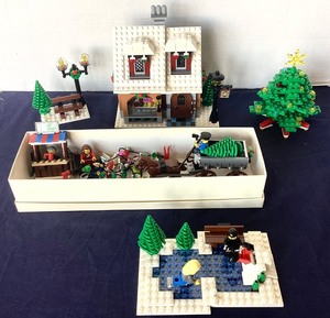 lot 145 image: LEGO Winter Villlage Bakery Set 