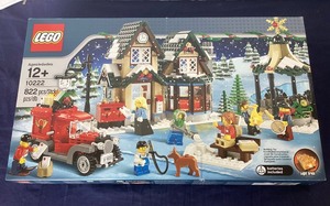 lot 146 image: LEGO Winter Village Post Office Set