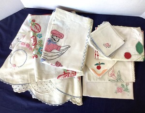 lot 188 image: Group of Vintage Linens #6