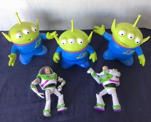 lot 208 image: Toy Story Signature Collection Space Aliens 
