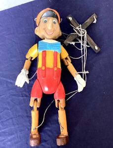 lot 210 image: Wooden Disney Pinocchio Marienette
