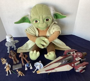 lot 217 image: Group of Star Wars Collectibles