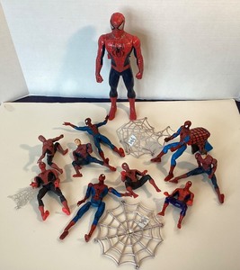 lot 231 image: Large Group of Spiderman Action Figures and Accessories