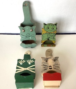 lot 241 image: 4 Vintage Wooden Wall Mounted Match Boxes Lot#3