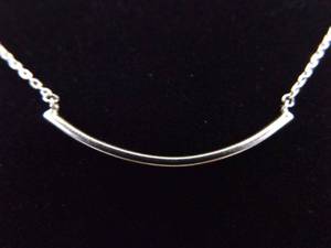 lot 61 image: .925 Sterling Silver Simple Bar Necklace