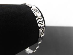 lot 66 image: .925 Sterling Silver Greek Key Bracelet