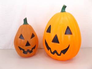 lot 90 image: 2 LARGE Halloween Blow Mold Pumpkin Lawn Ornaments