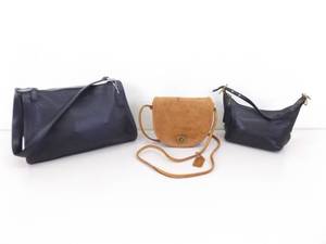 lot 92 image: 3 Authentic Original Vintage COACH Leather Purses