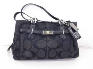 lot 96 image: Authentic COACH Chelsea Jayden Medium Caryall Shoulder Bag