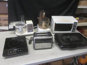 lot 93 image: (G-1) Assorted Kitchen Appliances...