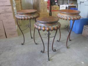 lot 105 image: (FS) Set of 3 Matching Metal Decora...