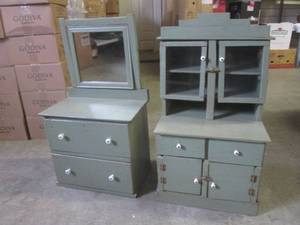 lot 108 image: (CS) 2pc Vintage Wood Handmade Play...