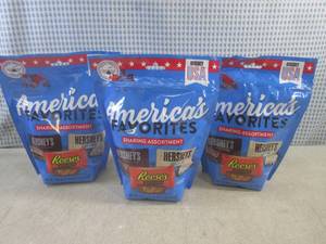 lot 109 image: (B-1) 3 Sharing Assortment Bags of ...