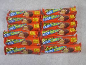 lot 110 image: (B-1) 12 King Size Reeses Fast Brea...